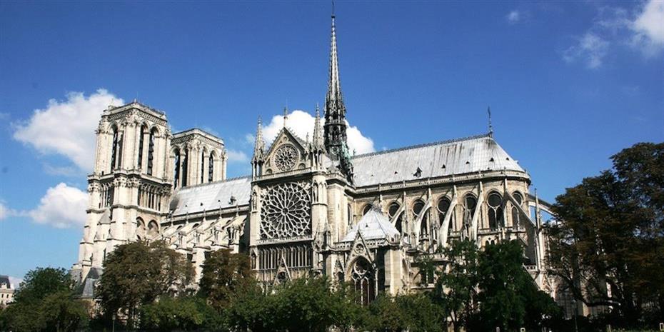 Γαλλία: Διεθνή αρχιτεκτονικό διαγωνισμό θα διεξαγάγει για την Παναγία των Παρισίων